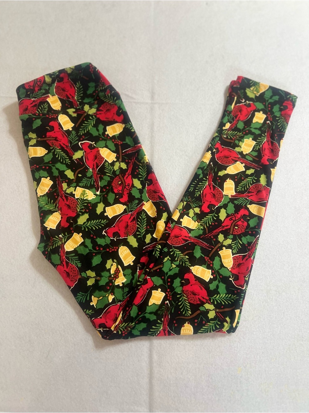 LuLaRoe Holiday Cardinal Print Leggings - Red & Green